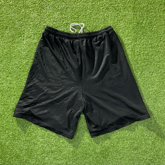 Vintage Men’s Black Basketball Shorts - Picture 6 of 7